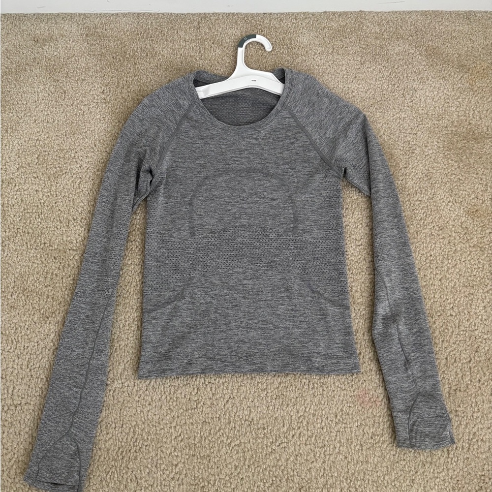 Lululemon long sleeve swiftly tech top
